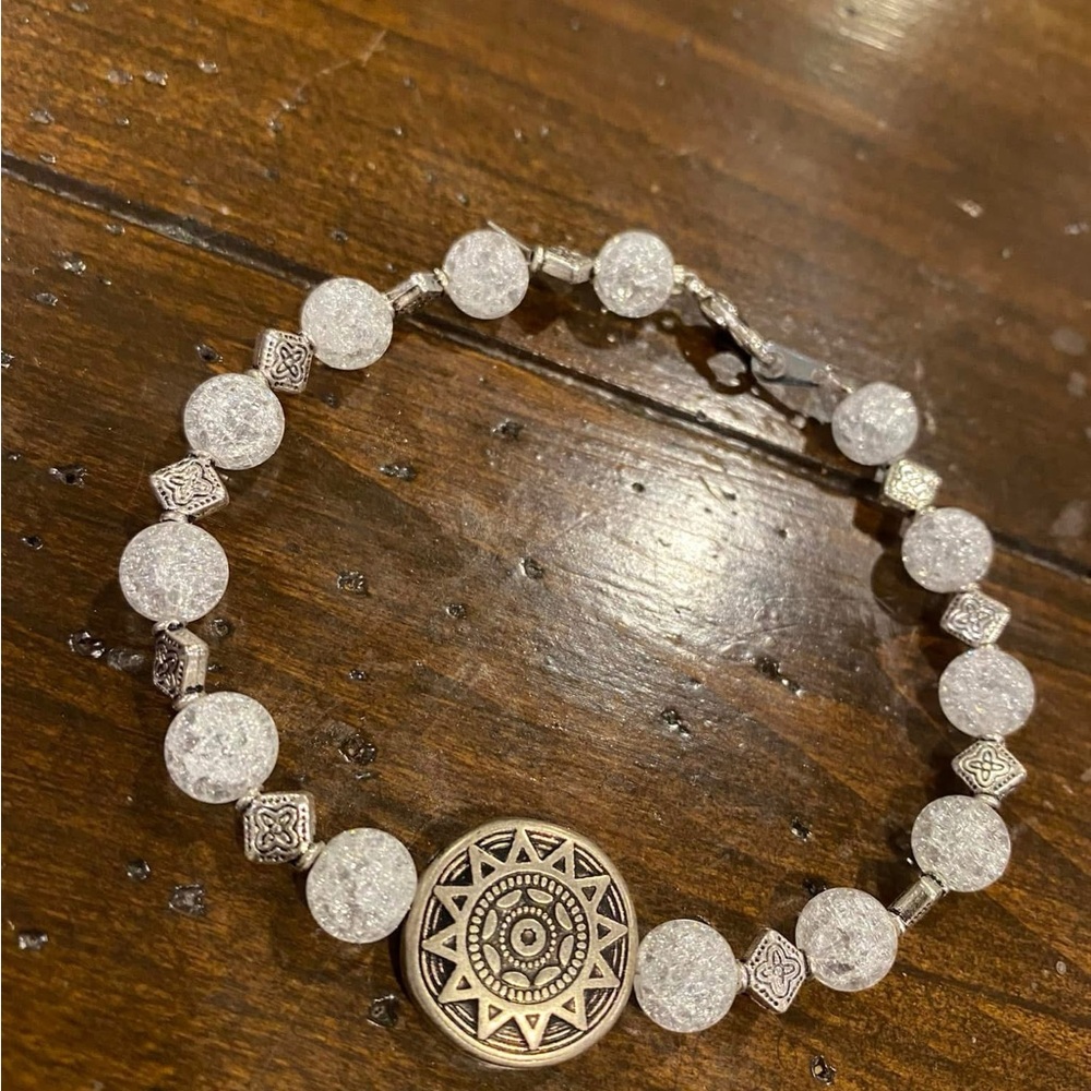 Elegant Silver Bracelet with Intricate Design